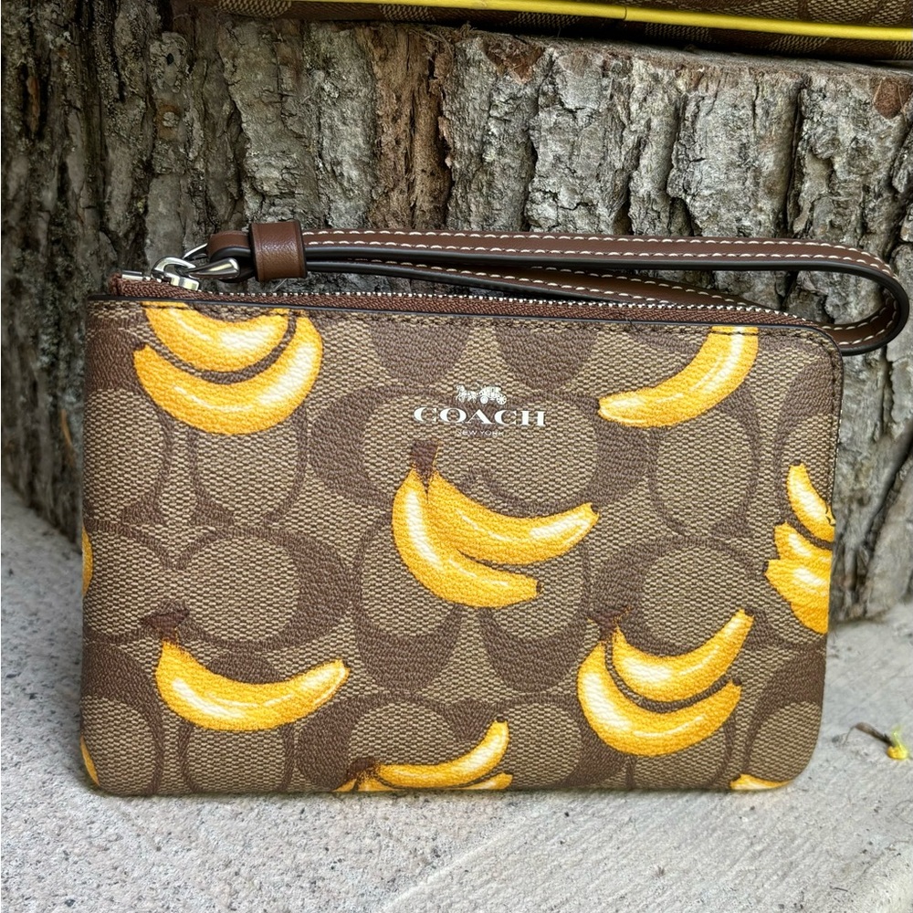 Authentic COACH Signature Coated leather BANANA zip top wristlet